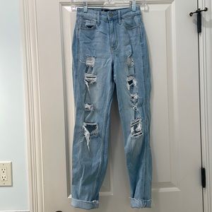 Hollister 00R Ultra High-Rise Ripped Light Wash Mom Jeans